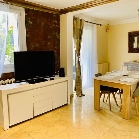 Maison Montmorency Apartment ภายนอก รูปภาพ