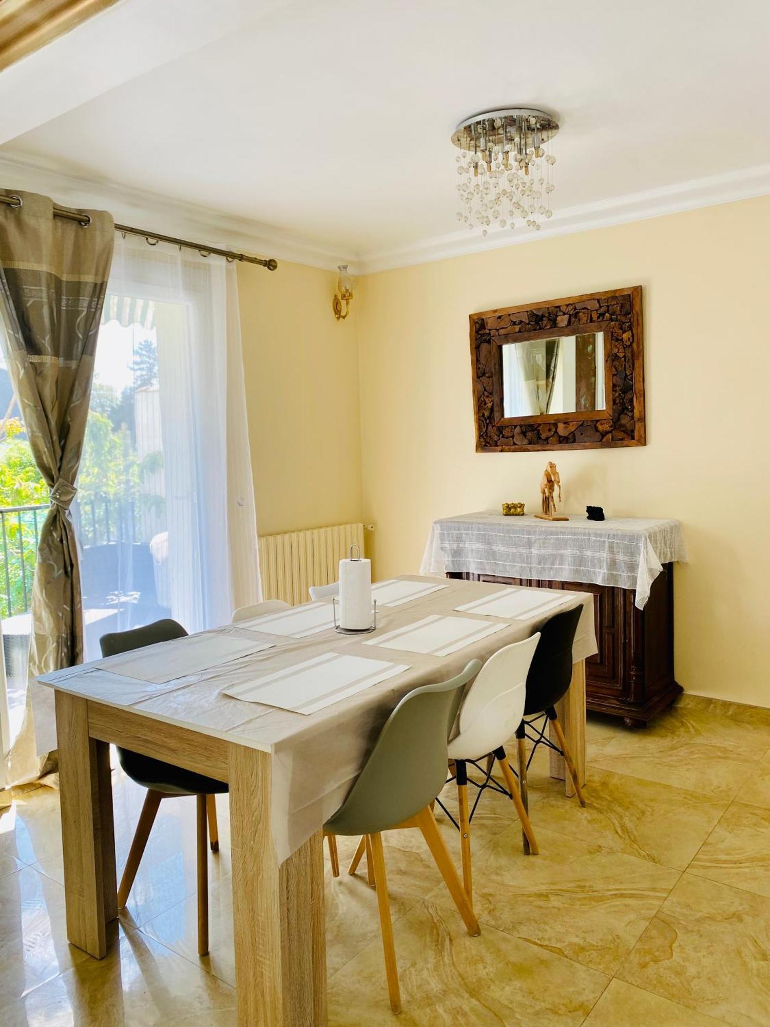 Maison Montmorency Apartment ภายนอก รูปภาพ