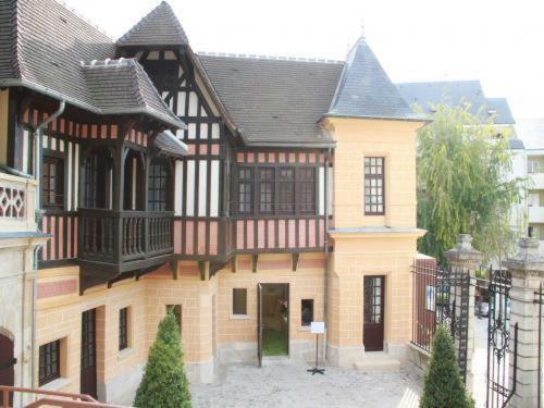 Maison Montmorency Apartment ภายนอก รูปภาพ